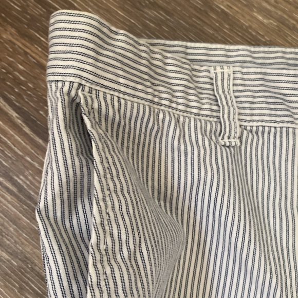 Gap 4” shorts, blue white stripe size 10 - Picture 4 of 9